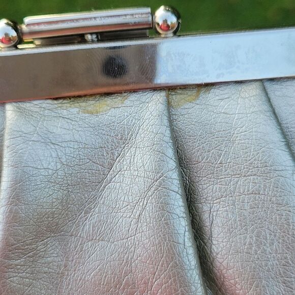 Silver clutch  - Picture 5 of 7